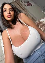 Me presento , soy una chica atractiva y risueña