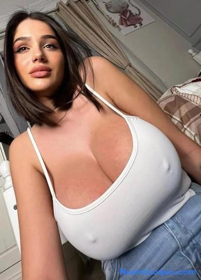 Me presento , soy una chica atractiva y risueña