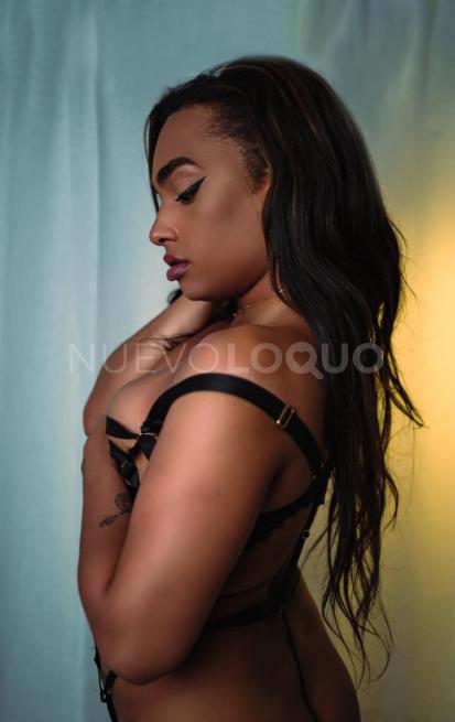  Erika joven entregada super sensual