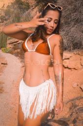 Nicky Colombiana de cuerpo % natural