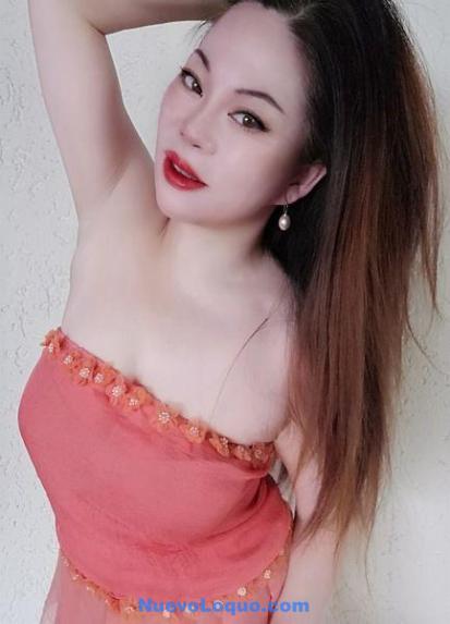  Soy una oriental guapa joven. 