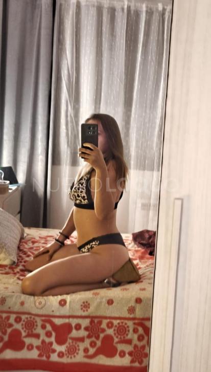  Noia catalana, molt discreta!!!