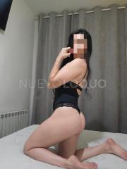 chica cariñosa tranquila