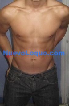  Joven estudiante  latín realiza masajes a domicilio