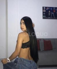 jovencita colombiana de paso por la ciudad