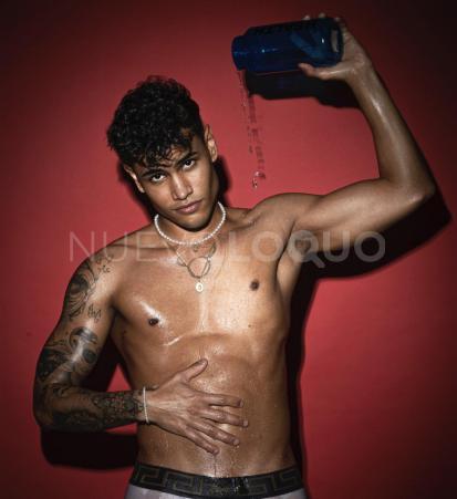  Fit Boy , Vivo solo discreto