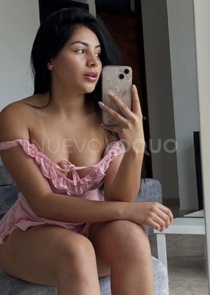 MORENA CURVY CON CULO Y TETAS GRAN