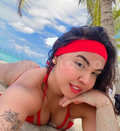 CHICA HERMOSA Y COMPLACIENTE LLAMAME
