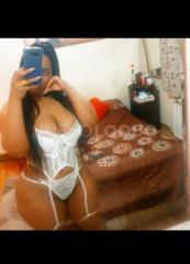 Hola soy Escarlet latina maja y complaciente