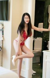 Elegante y educada recien llegada