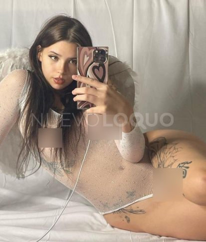  Morena con curvas  horas