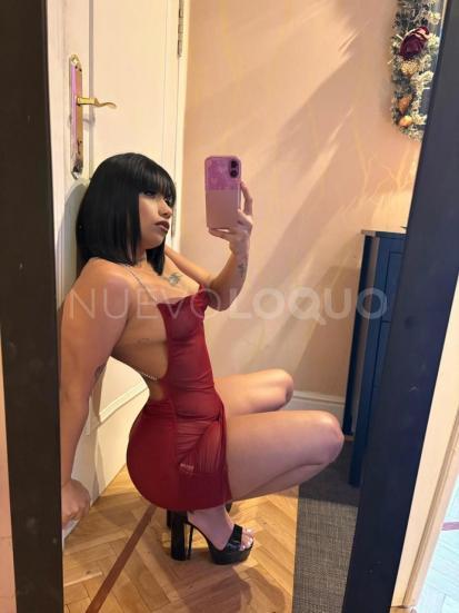  Emily muy bonita recién llegada