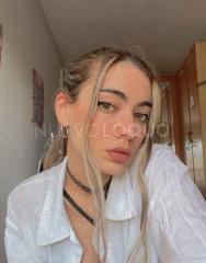 Lucia tu vecinita de vuelta por Oviedo  donde tu estes y videollamada deliciosa