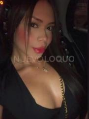 Chica encantadora y adecuada