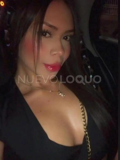  Chica encantadora y adecuada