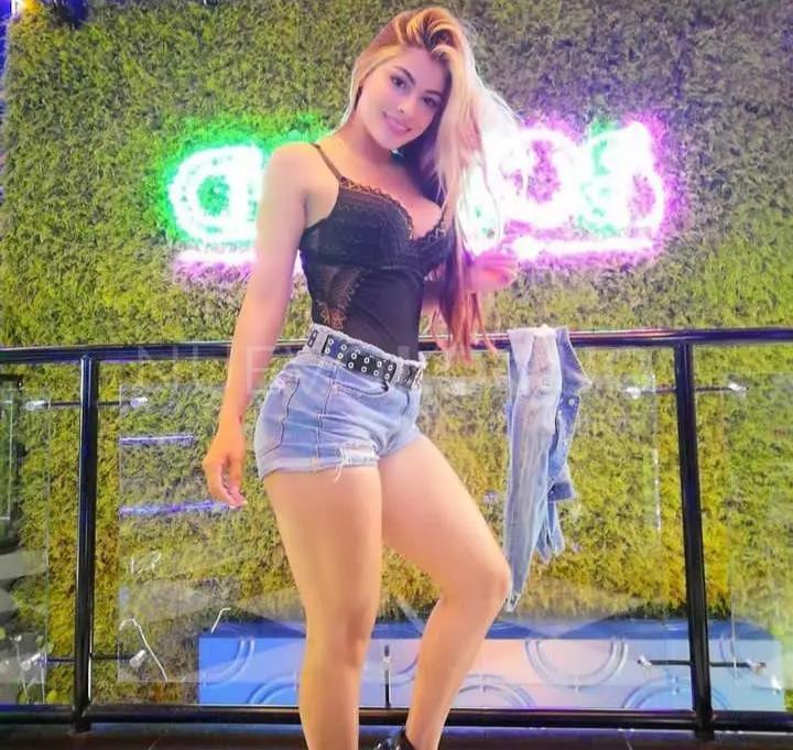  Chica de compañía h