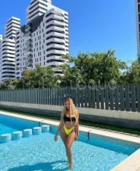 Alicia sexy Latina en costa del sol
