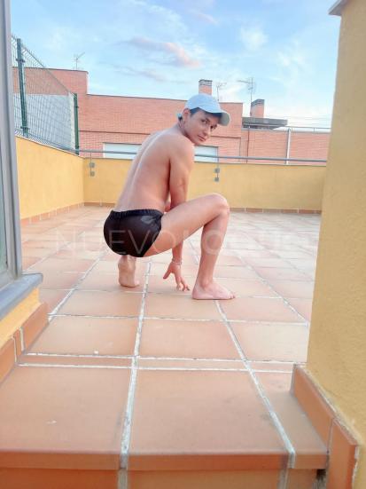  Chico joven moreno cañero