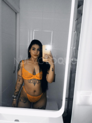 Amigas colombianas jóvenes Riviera del sol