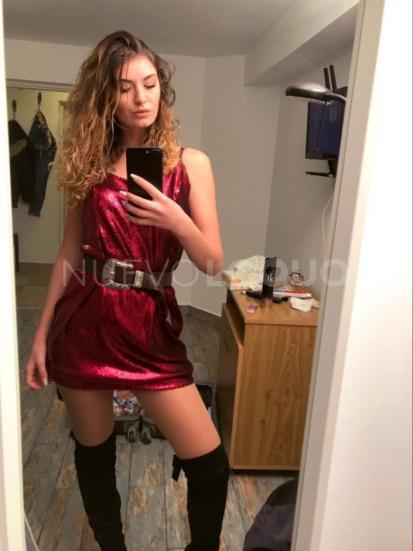 Chica nueva en la zona 