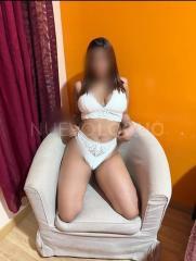 Andrea, masajista venezolana. Muy risueña y agradable