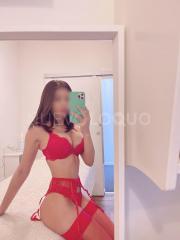 DESLUMBRANTE MORENA