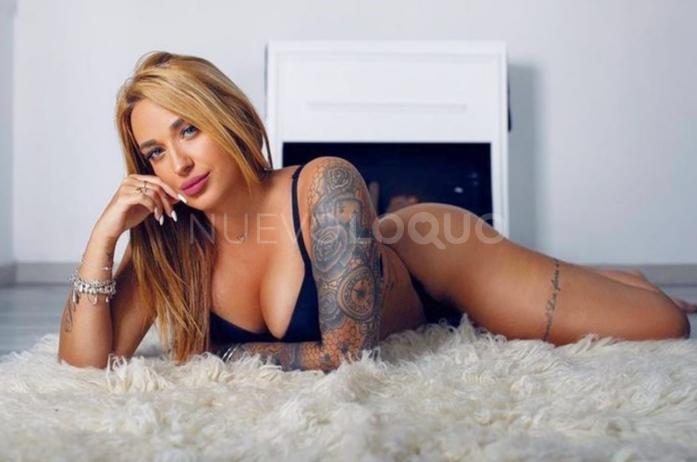  Chica de Compañía h