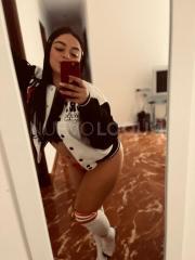 Lara encantadora morena súper guapísima