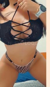 Mujer cariñosa y complaciente