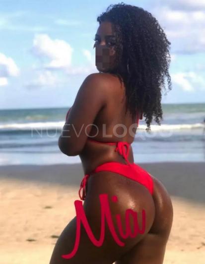  Mía recién llegada Colombia divertida cariñosa amorosa