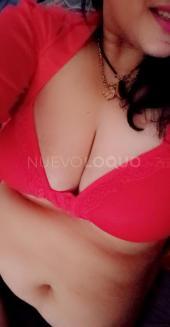 Zully madurita paraguaya por el centro de Gerona