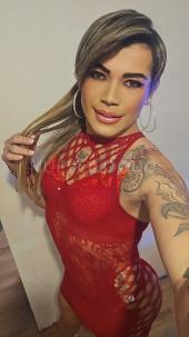 Trasn latina y complaciente