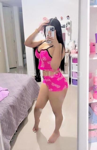  Morena y alegre