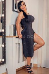 Latina con cuerpo muy fascinante