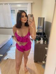 Bella sexy hot