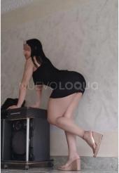 Masajista profesional de manos suaves y delicadas