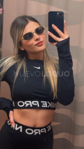PRECIOSA Y AMOROSA RUBIA