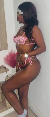 latina cariñosa Sagrada Familia