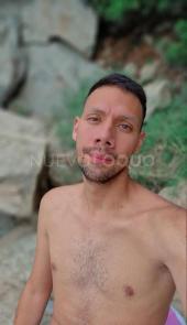 Juan latino acompañante