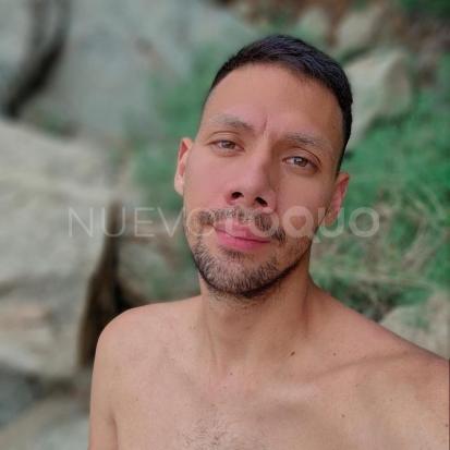  Juan latino acompañante