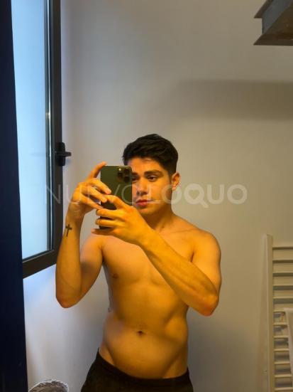  Camilo Joven latino hot y 