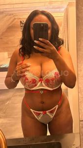 Alicia mulata con ganas de buen rollo