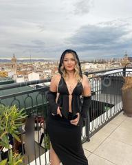 MEGAN, MUJER APASIONADA Y COMPLACIENTE