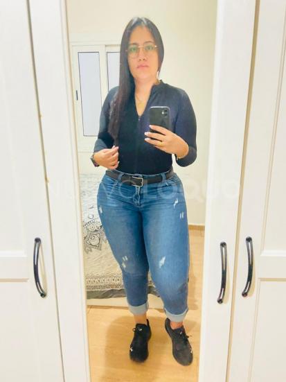  STEFANIA, extrovertida y sensual