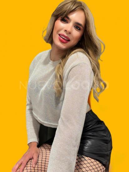  TRANS LATINA DE PORTADA DE REVISTA MUY EDUCADA