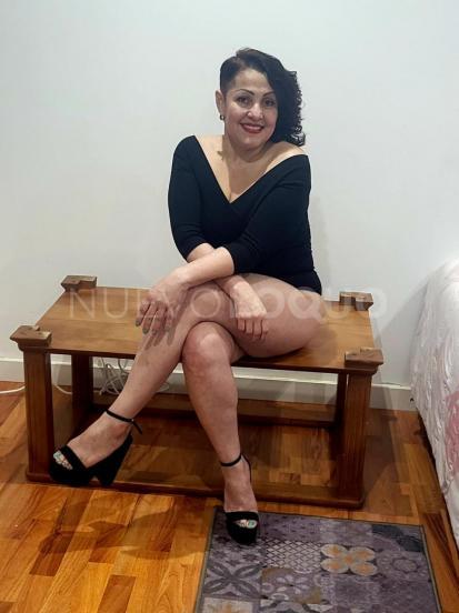   Novedad!! Natalia colombiana madurita … Recibo sola..  Desde rosas