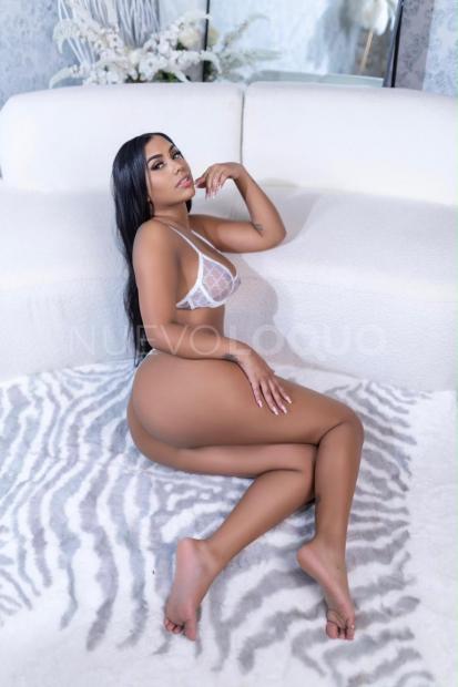  Mujer bonita que sabe cómo satisfacerte