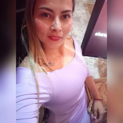  Mujer bonita que sabe cómo satisfacerte