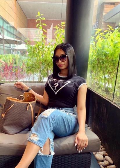 Nicol-Diosa latina-juguetona-femenina