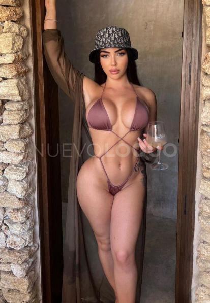  CLAUDIA MODELO ESPAÑOLA DE PASO POR TIEMPO LIMITADO